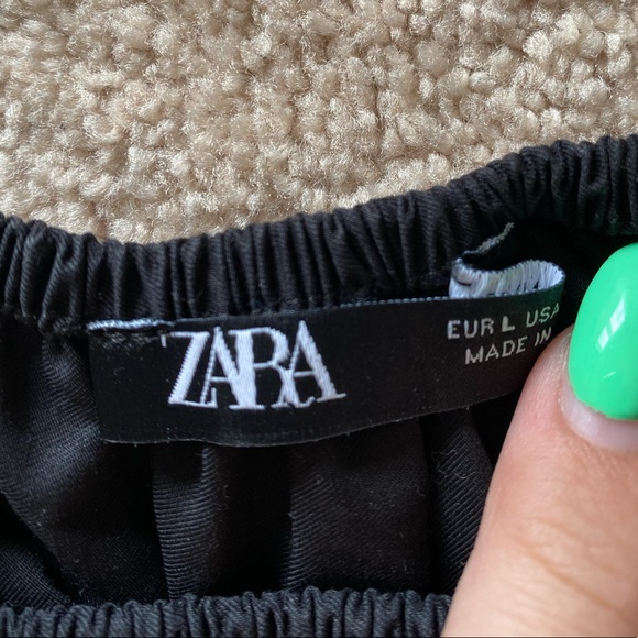 black crop top - Picture 2 of 4